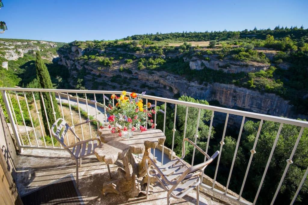 Le Brianyourhosthelper Apartment Minerve Exterior foto