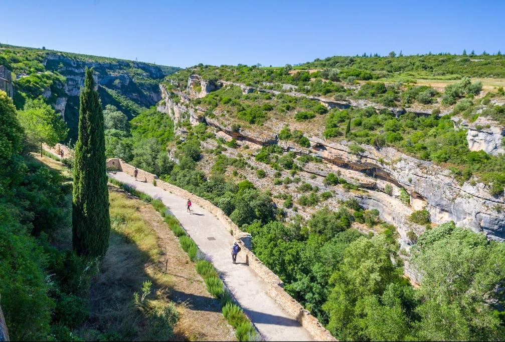 Le Brianyourhosthelper Apartment Minerve Exterior foto